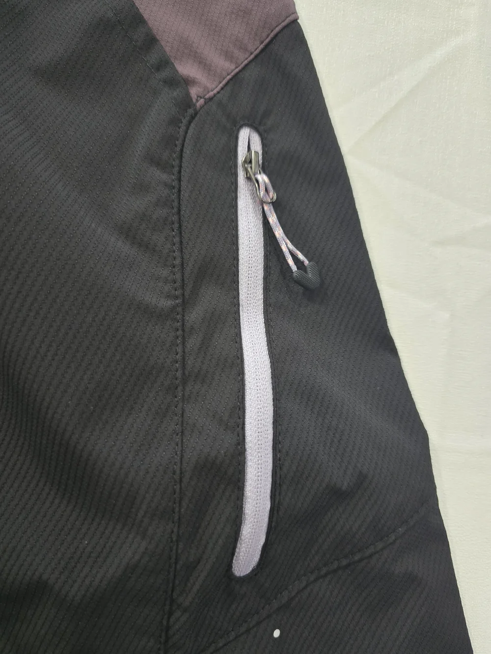 2 Men's Performance Elastic  Drawstring Waist Zipper Pockets Shorts Size Small